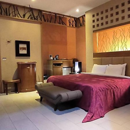 Shantis Motel Chiayi City Exterior photo