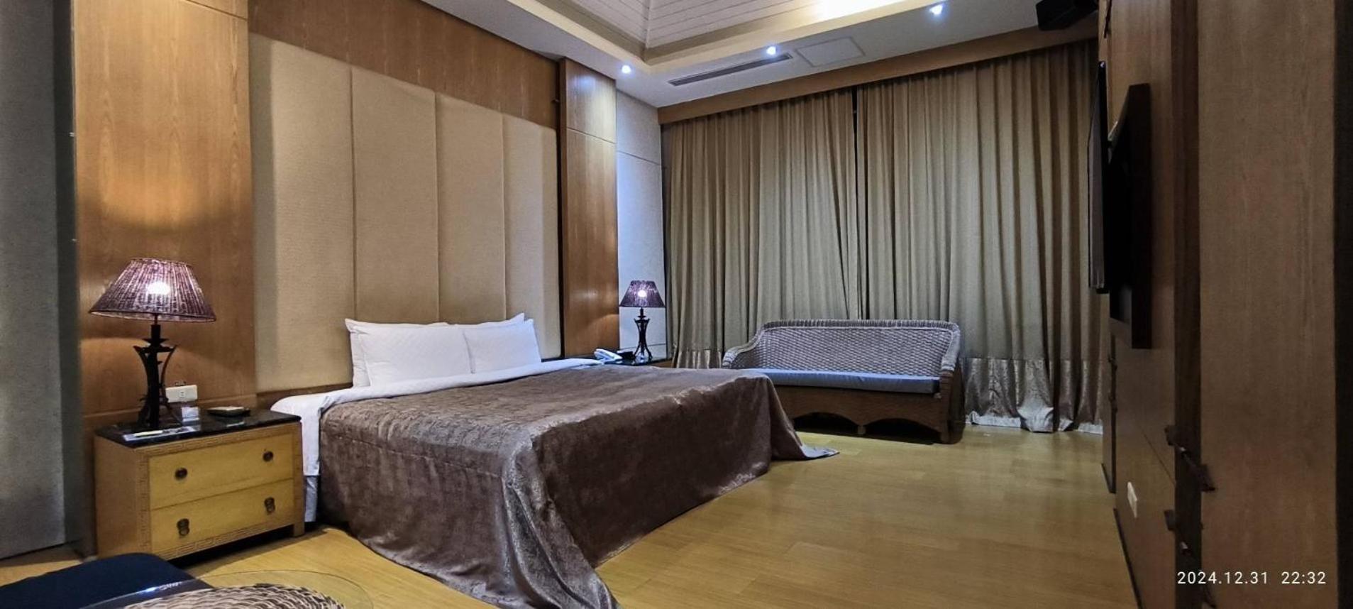 Shantis Motel Chiayi City Exterior photo